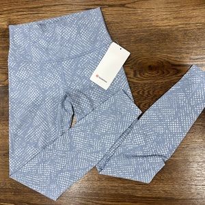 Lulemon wunder under tights